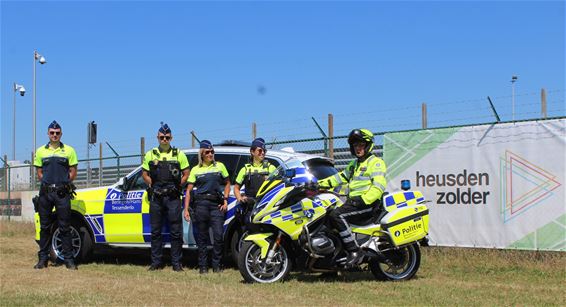 Nieuwe kledij voor politie - Beringen