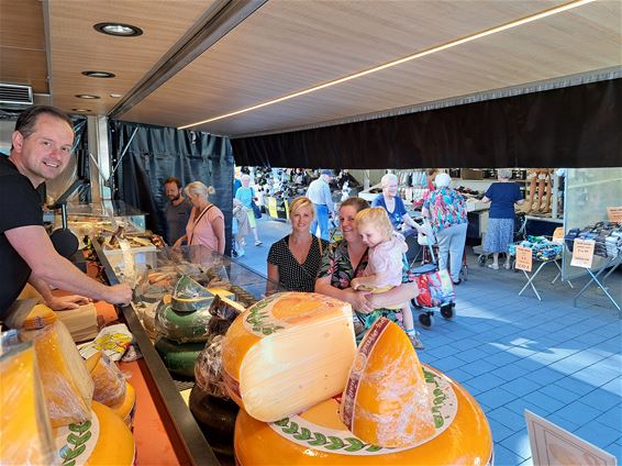 Nieuwe kramers versterken zaterdagmarkt - Pelt