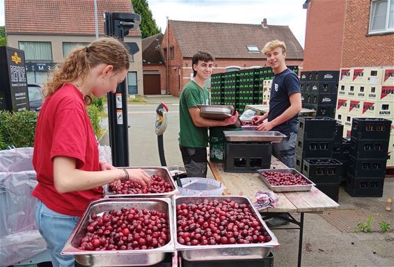 Nieuwe lading Limburgse krieken voor Remise 56 - Beringen