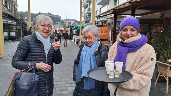 Pelt - Nieuwjaarsborrel op de zaterdagmarkt van Pelt