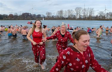 Nieuwjaarsduik Paalse Plas (2) - Beringen