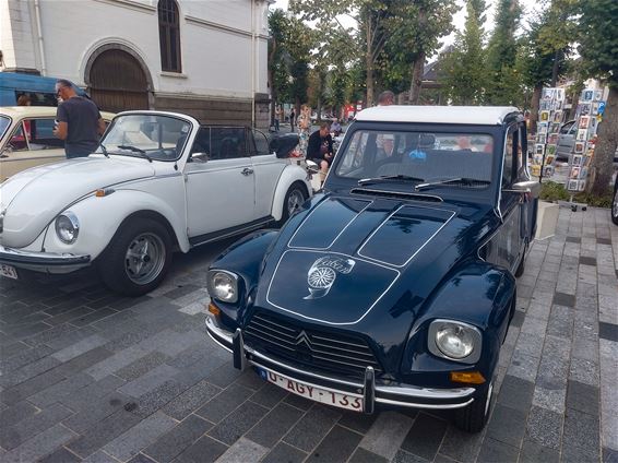 Een oude Citroën Dyane op het Oldtimertreffen - Lommel