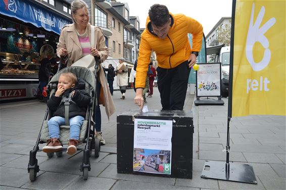 Novemberactie op zaterdagmarkt - Pelt