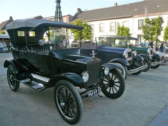 Old-Ford day in Peer - Peer