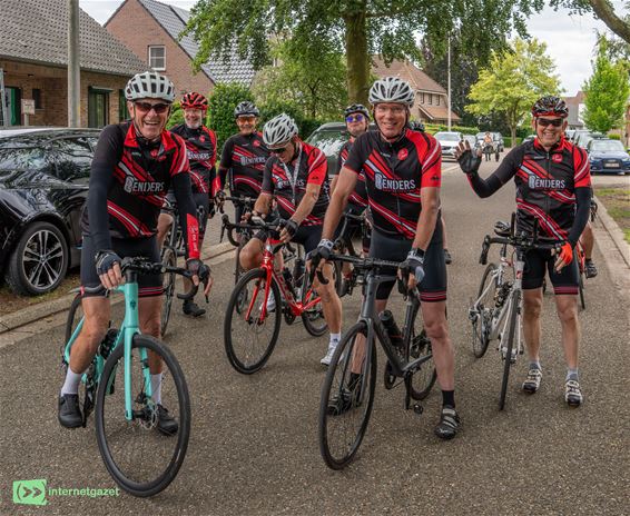Omweg voor de processie - Hamont-Achel