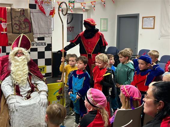 Ook bij Lindelhoeven VV kwam de Sint langs - Pelt