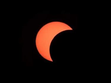 Op zoek naar het beste plekje voor de eclips - Pelt
