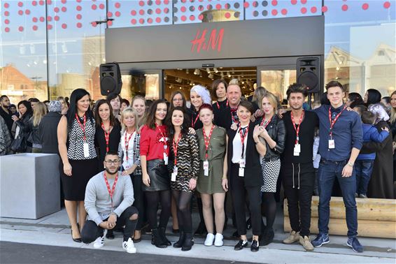 Overrompeling voor opening H&M in Beringen-Mijn - Beringen