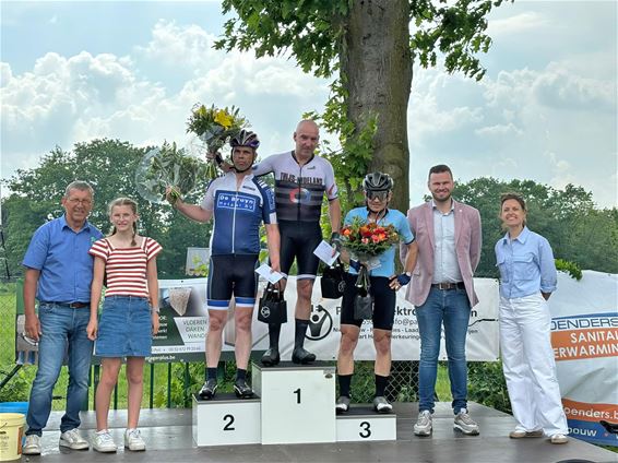 Patrick Vanhamond wint kermiskoers Holheide - Pelt