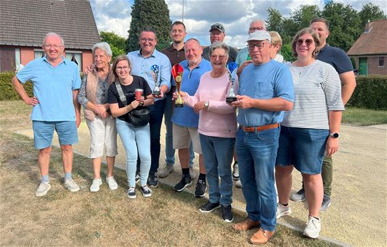 Petanquetornooi verbindt buren én gemeentebestuur - Hechtel-Eksel