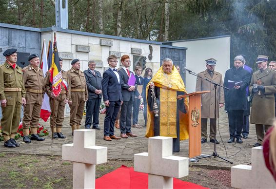 Plechtigheid op Poolse militaire begraafplaats - Lommel