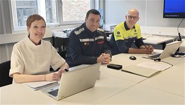 Politie confronteert jongeren na vuurwerkoverlast