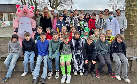 Prins en prinses carnaval uit dezelfde school - Pelt