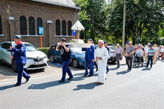 Processie en openluchtviering voor Maria - Beringen