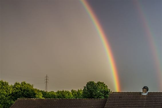 Regen, maar ook een regenboog - Overpelt