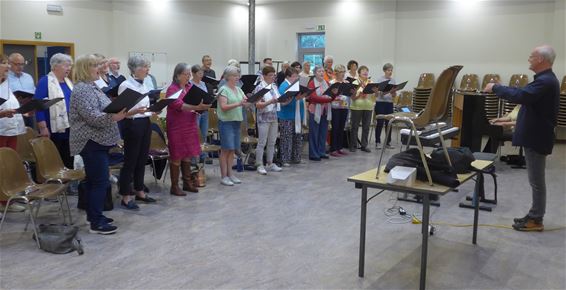 Repeteren voor hun concert op 26 mei - Pelt