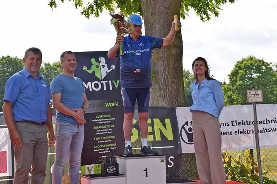 Bocholt - Rik Peeters op het podium kermiskoers Holheide