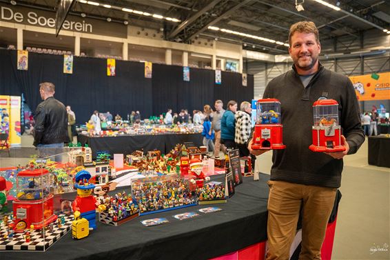 Rob Vangansewinkel blijft scoren met LEGO-automaat - Oudsbergen