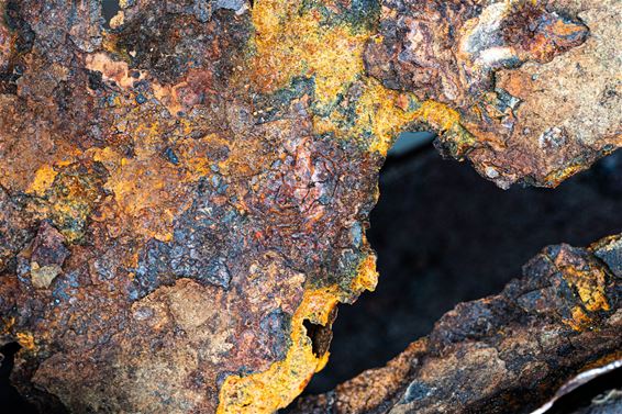 Hamont-Achel - Roestige kar prikkelt de verbeelding