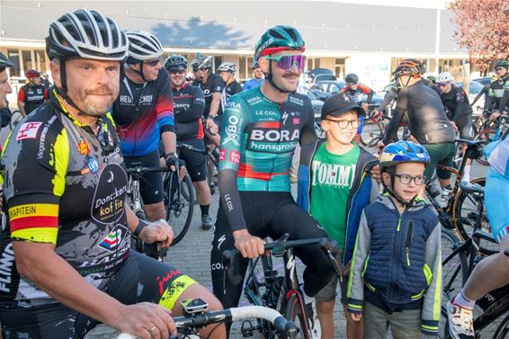 Ronde van Lommel onder een stralende zon - Lommel