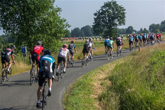 Ronde van Pelt verbindt fietsliefhebbers - Pelt