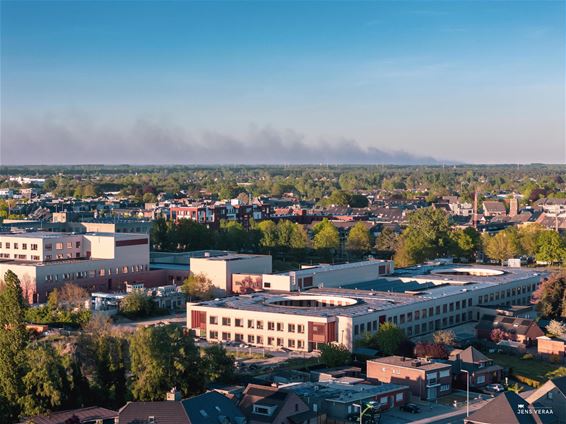 Rook nog altijd van ver zichtbaar