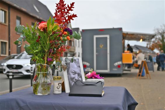 Bree - Rouwstand voor André op Ter Rivierenwal