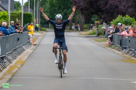 Sander Elen winst kermiskoers op Boseind - Pelt