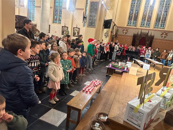 Schitterende gezinsviering in Sint-Pietersbanden - Lommel