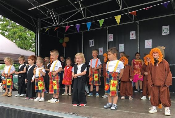 Schoolfeest bij De Linde (Haspershoven) - Pelt