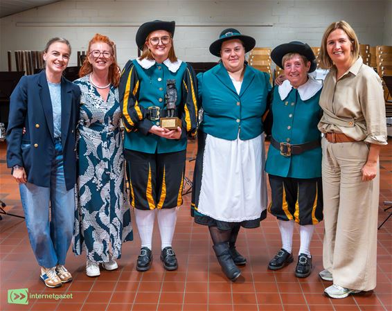 Schutterij neemt afscheid van de 'Ut' (2) - Oudsbergen