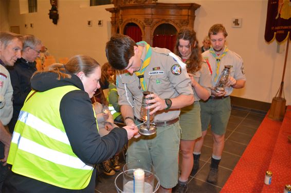 Scouts halen vredeslicht op in Eversel - Leopoldsburg