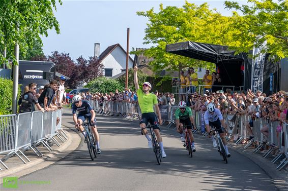 Seppe Vinken wint Kermiskoers op Boseind - Pelt