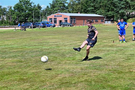 Sfeer op zomers penaltytornooi Stort Sport - Lommel