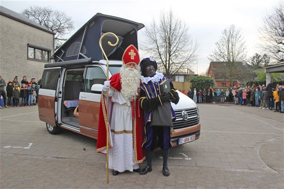 Sint en Piet op bezoek in Pallieter - Pelt