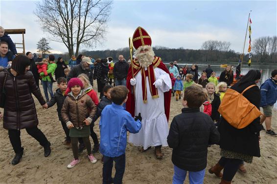 Sinterklaas enthousiast onthaald aan Paalse Plas - Beringen