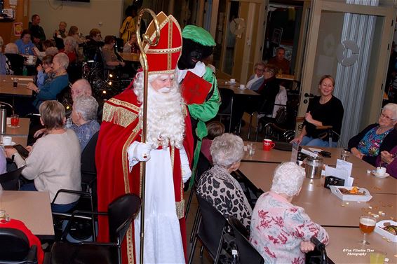 Sinterklaas op bezoek in het rusthuis - Hamont-Achel