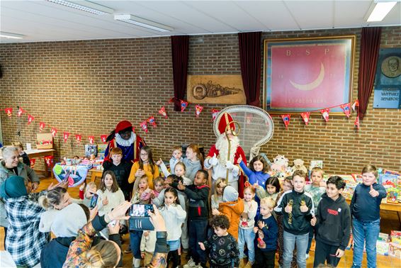 Gezellig Sinterklaasfeest Vooruit in Rode Roos - Leopoldsburg