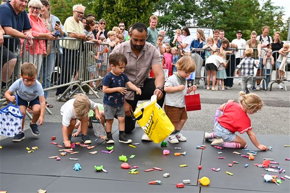 Lommel - Snoepjesrace tijdens kermis Kattenbos