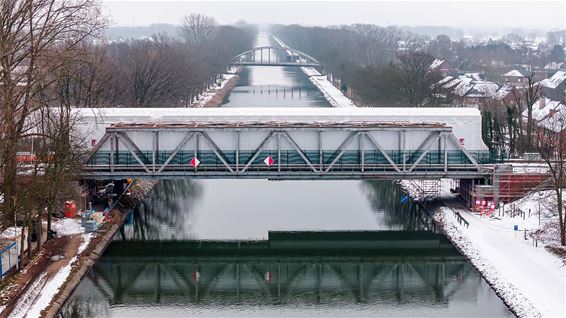 Spoorbrug pas einde maart klaar - Pelt