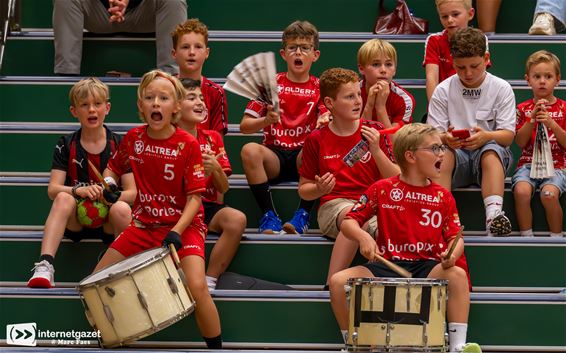 Sporting begint Super Handball League met winst - Pelt