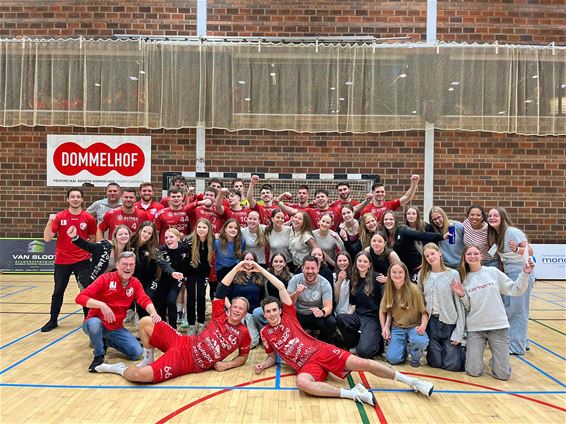 Sporting Pelt wint en krijgt het 'thuisvoordeel' - Pelt