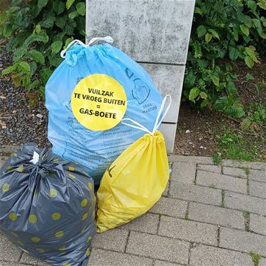 Stad Peer roept op: zet afval pas 's avonds buiten - Peer