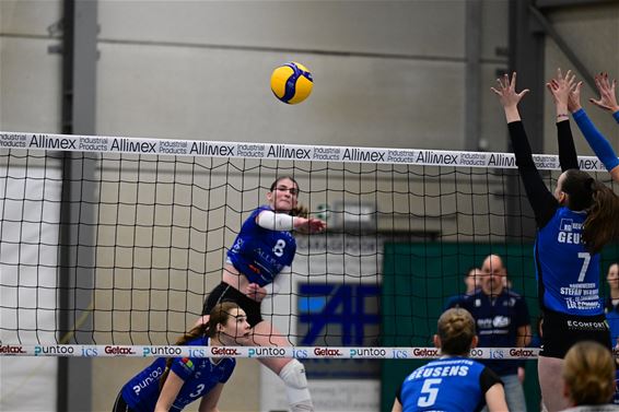 Stalvoc Dames A nipt onderuit tegen Helchteren - Beringen