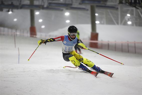 Stef van Orten Belgisch kampioen indoor ski - Pelt