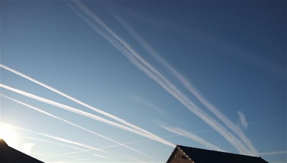 Strepen in de lucht - Bocholt