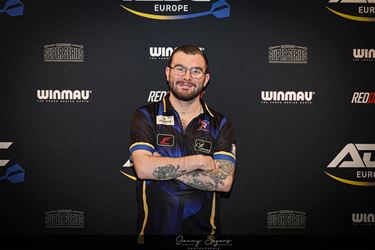 Pelt - Sybren Gijbels wint darttoernooi in Wiekevorst