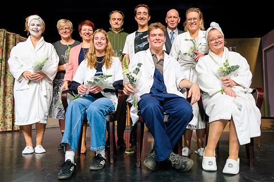 't Fonteintje speelde 'De Erfenis van tante Bella' - Beringen