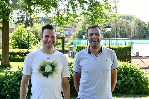 Tennis Paal wil graag padelterreinen in het park - Beringen