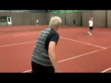 Tennissen op een regenachtige dag - Pelt